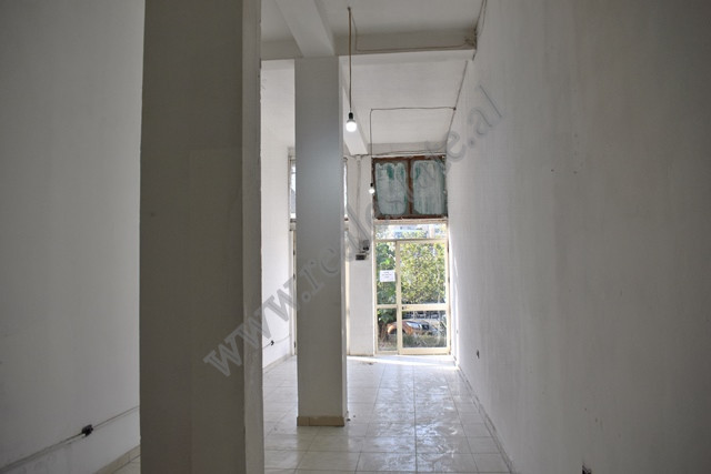 Commercial space for rent in Alush Frakulla street in Tirana.
The store it is positioned on the gro